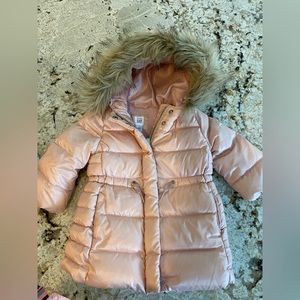 Gap girls 12-18 months puffer coat with fur hood